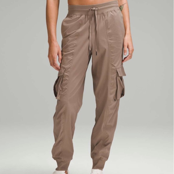 Lululemon Dance Studio Relaxed-Fit Mid-Rise Cargo Jogger Taupetastic - Picture 1 of 11
